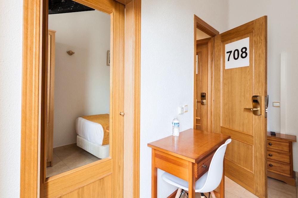 Hostal Josefina-Gran Via Madrid Eksteriør billede