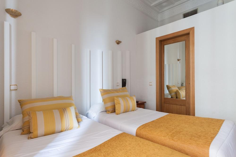 Hostal Josefina-Gran Via Madrid Eksteriør billede