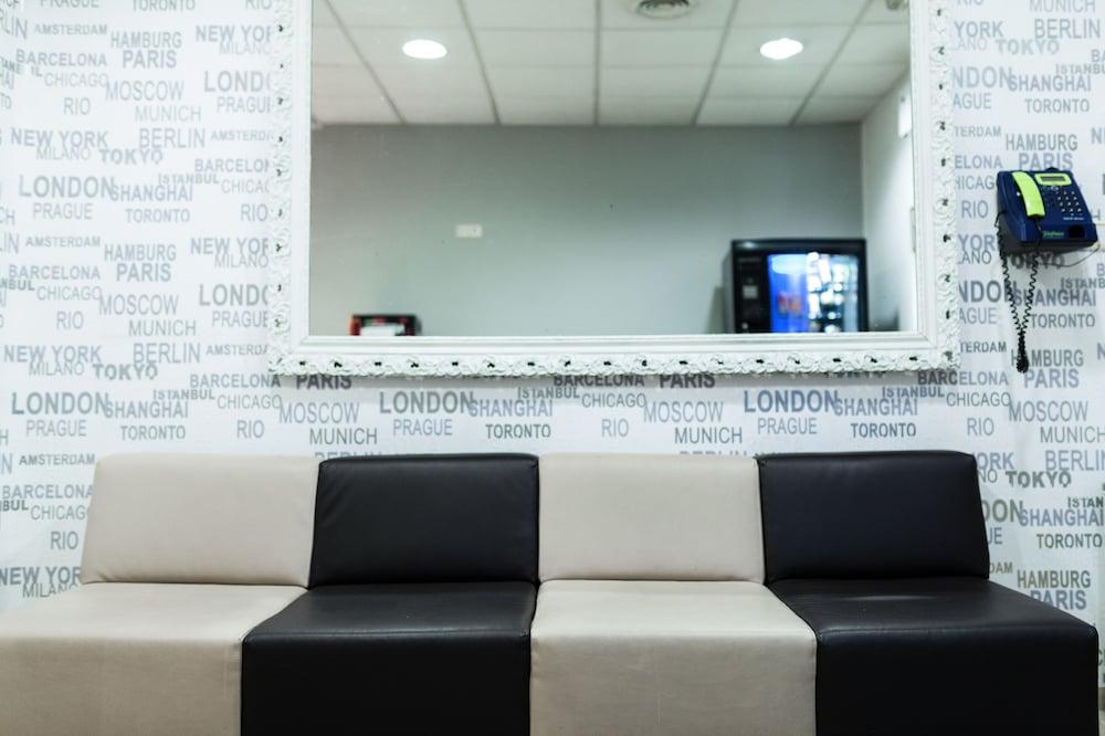 Hostal Josefina-Gran Via Madrid Eksteriør billede