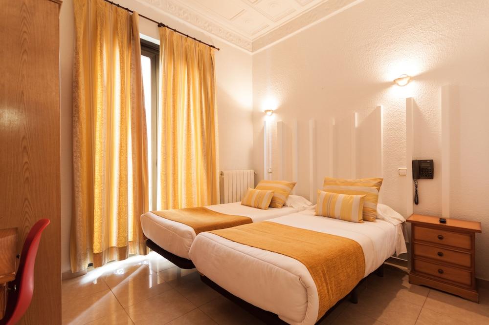 Hostal Josefina-Gran Via Madrid Eksteriør billede